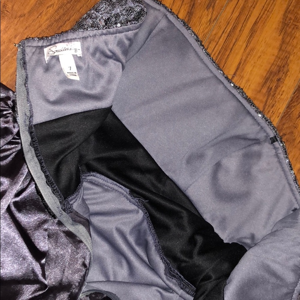 Dress - Picture 3 of 5